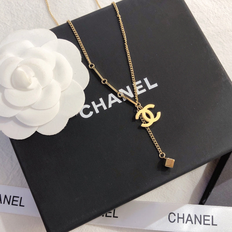 Elegant Female Necklace (Premium Quality)
